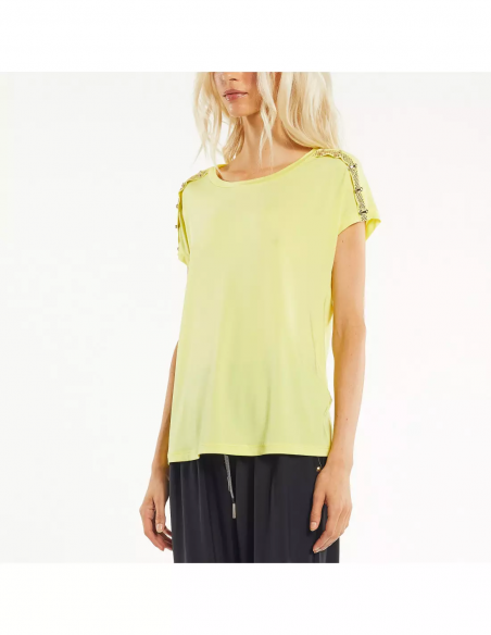 T-SHIRT C/MOTIVI APPLICATI