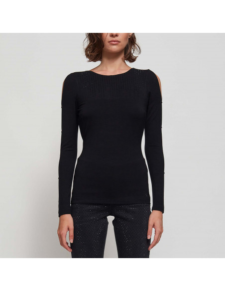 T-SHIRT C/BUCHI SULLE SPALLE