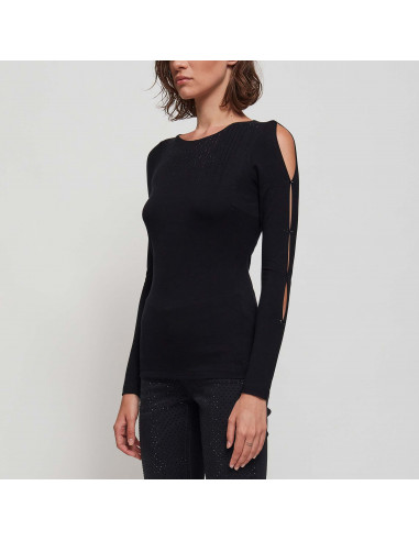 T-SHIRT C/BUCHI SULLE SPALLE