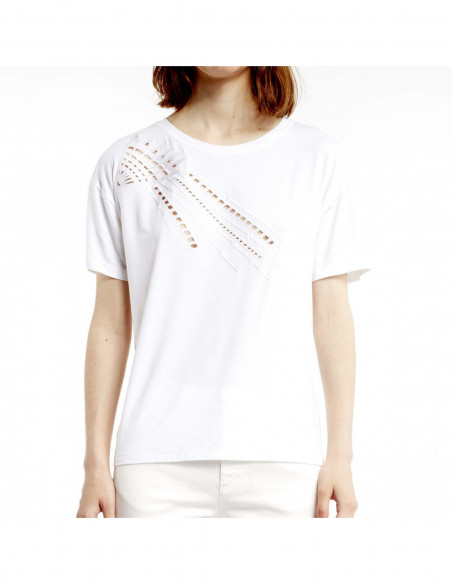 T-SHIRT WITH GEOMETRIC EMBROIDERY