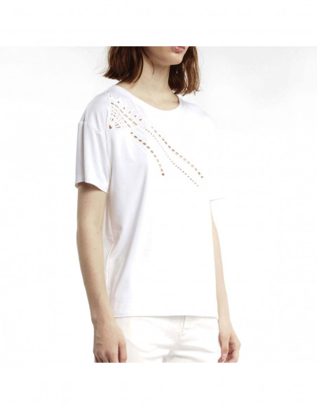 T-SHIRT WITH GEOMETRIC EMBROIDERY