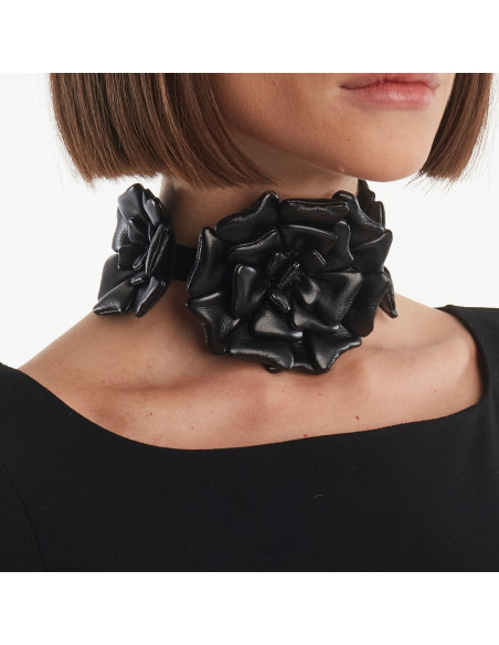 CHOKER C/FIORE IN ECOPELLE