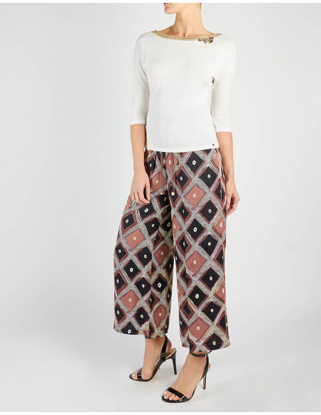 EMBROIDERED THREE QUARTER-SLEEVED T-SHIRT WITH LUREX COLLAR