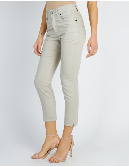 HIGH-WAISTED CROPPED JEANS