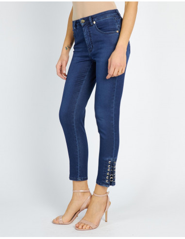 HIGH-WAISTED EMBROIDERED CROPPED JEANS