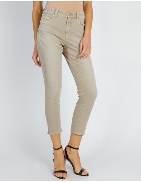 HIGH-WAISTED CROPPED JEANS