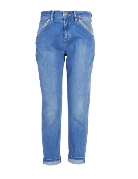EMBROIDERED BOYFRIEND JEANS
