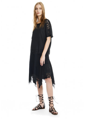 BLUSA CON BORDI A LASER 2