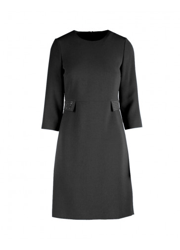 ROBE AVEC RABAT EN STRASS 2