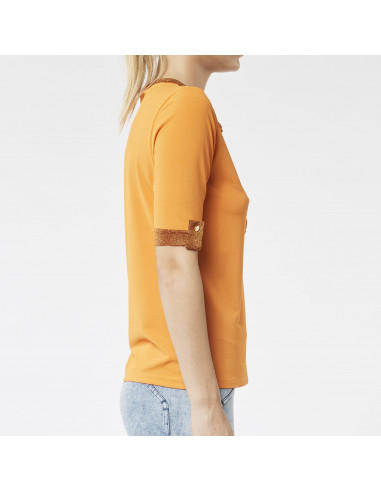 T-SHIRT C/FINITURE IN MAGLIA