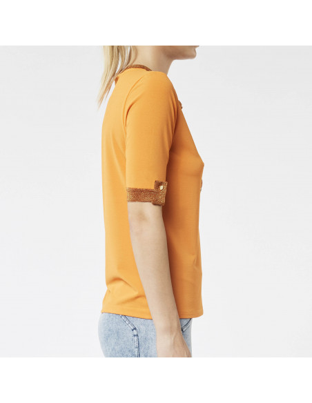 T-SHIRT C/FINITURE IN MAGLIA